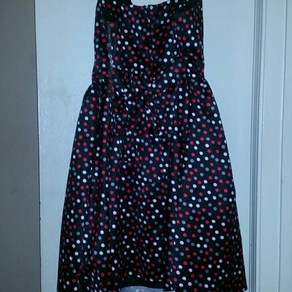 Dress - Picture 3 of 3